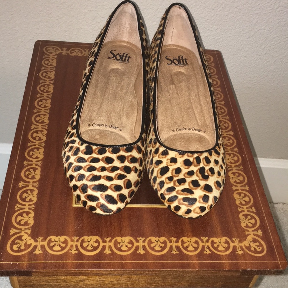 Nwob Sofft 9.5 Leopard Print Fur Flats - image 1